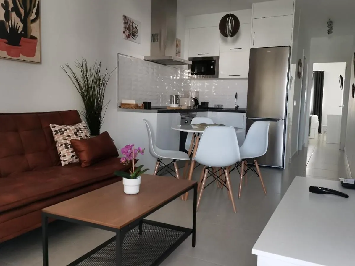 White Suite Deluxe Costa Teguise 0*,